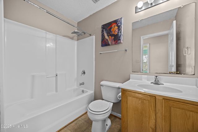 203 Plantation Boulevard, Jacksonville, NC 28540