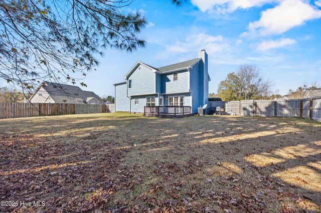 203 Plantation Boulevard, Jacksonville, NC 28540