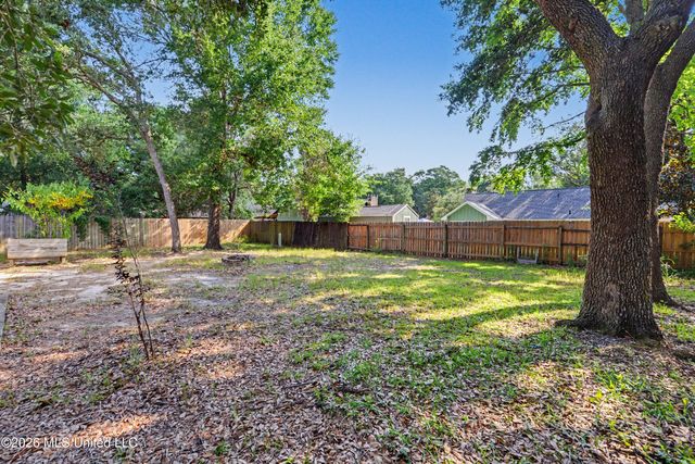 7008 Oakhurst Drive, Ocean Springs, MS 39564