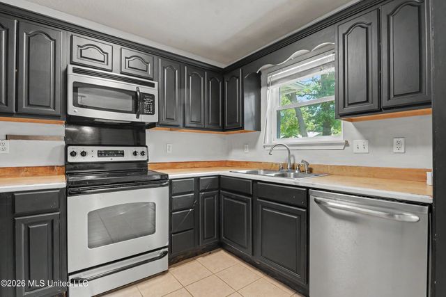 7008 Oakhurst Drive, Ocean Springs, MS 39564