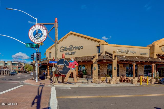 8756 E BONNIE ROSE Avenue, Scottsdale, AZ 85250