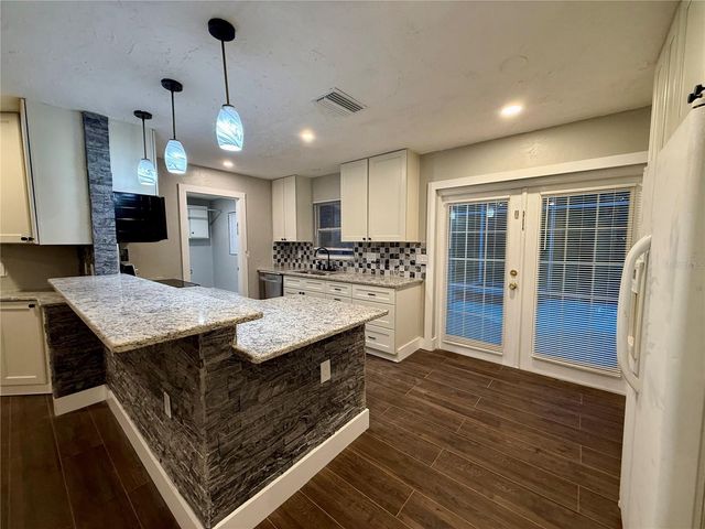 3980 BERKSHIRE DRIVE, Sarasota, FL 34241