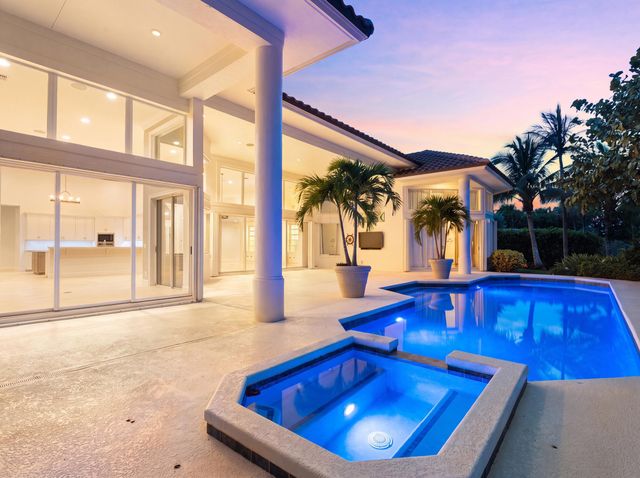 6841 SE Harbor Circle, Stuart, FL 34996