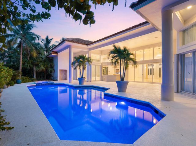 6841 SE Harbor Circle, Stuart, FL 34996