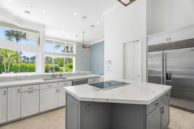 6841 SE Harbor Circle, Stuart, FL 34996