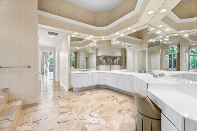 6841 SE Harbor Circle, Stuart, FL 34996