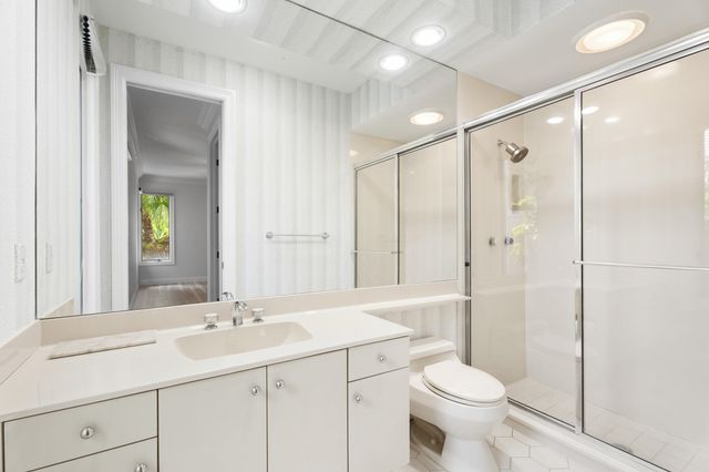 6841 SE Harbor Circle, Stuart, FL 34996
