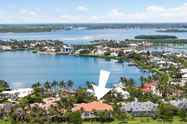 6841 SE Harbor Circle, Stuart, FL 34996