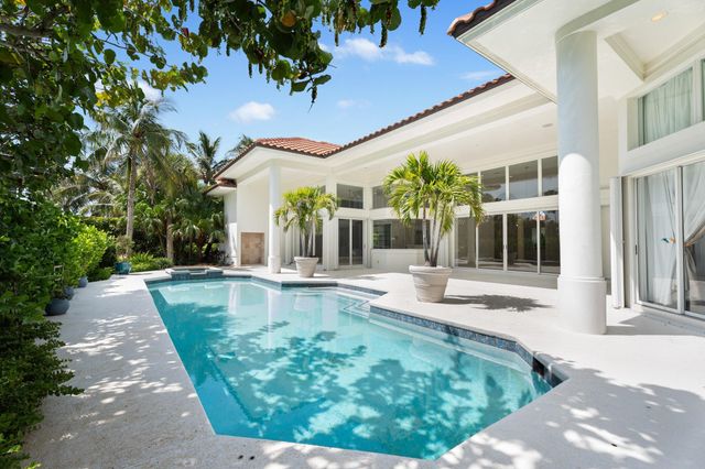 6841 SE Harbor Circle, Stuart, FL 34996