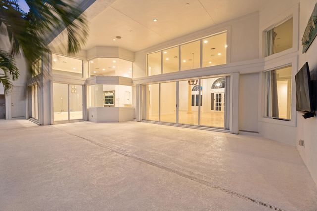 6841 SE Harbor Circle, Stuart, FL 34996