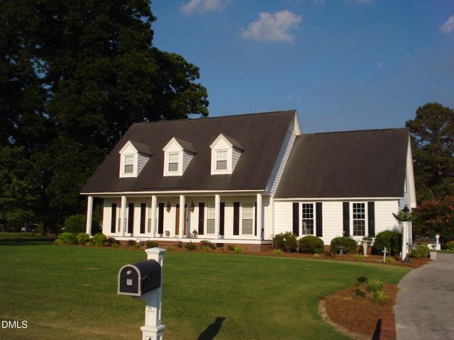 41 Sandy Ridge Road, Dunn, NC 28334