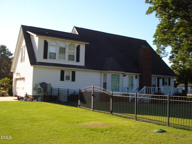 41 Sandy Ridge Road, Dunn, NC 28334
