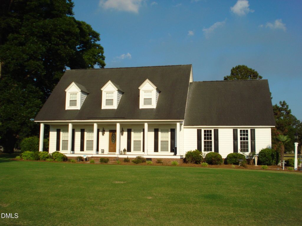 41 Sandy Ridge Road, Dunn, NC 28334