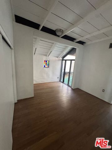 825 N Beverly Glen Boulevard, Los Angeles, CA 90077