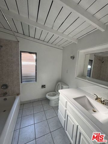 825 N Beverly Glen Boulevard, Los Angeles, CA 90077