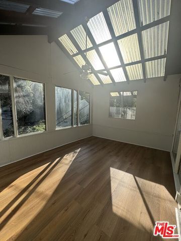 825 N Beverly Glen Boulevard, Los Angeles, CA 90077