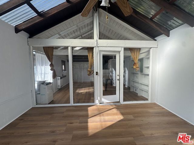 825 N Beverly Glen Boulevard, Los Angeles, CA 90077