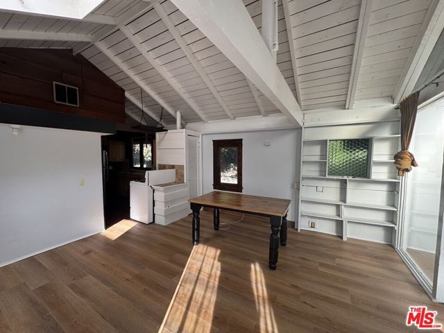 825 N Beverly Glen Boulevard, Los Angeles, CA 90077