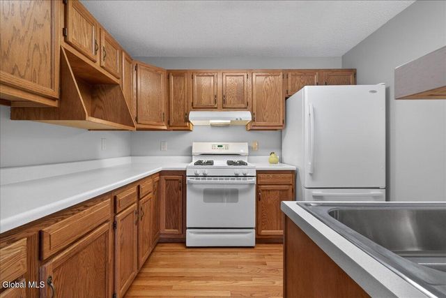 51 Westbury Court, Clifton Park, NY 12065