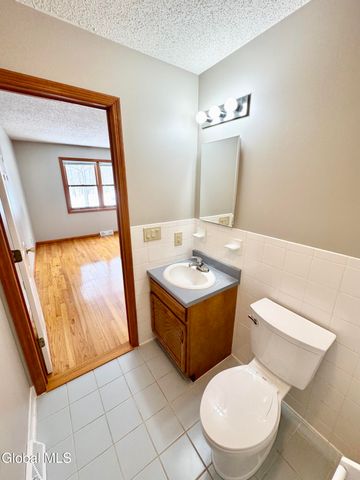 51 Westbury Court, Clifton Park, NY 12065