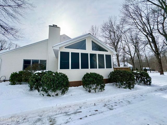 51 Westbury Court, Clifton Park, NY 12065