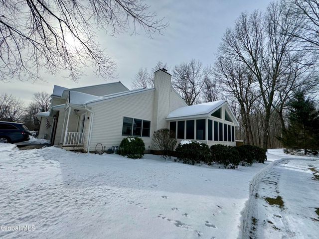 51 Westbury Court, Clifton Park, NY 12065