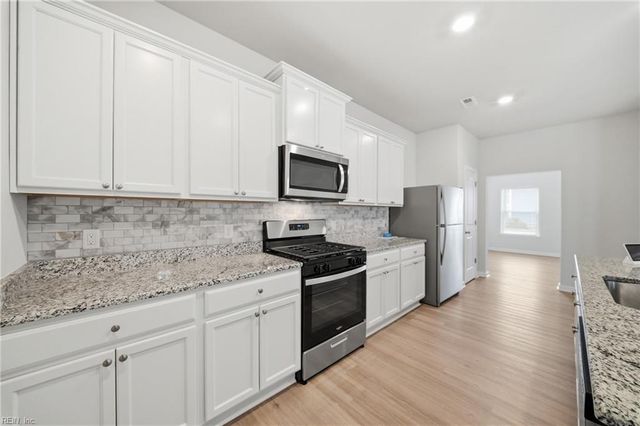 1009 Melbourne ST, Newport News, VA 23608