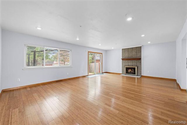30371 Park Lane, Southfield, MI 48076