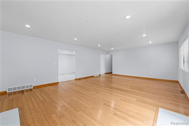 30371 Park Lane, Southfield, MI 48076