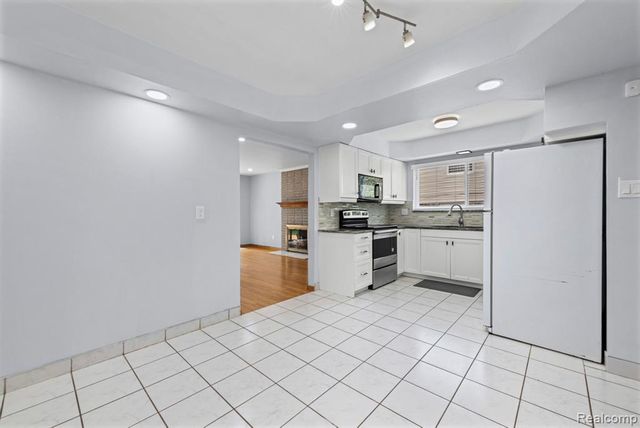 30371 Park Lane, Southfield, MI 48076