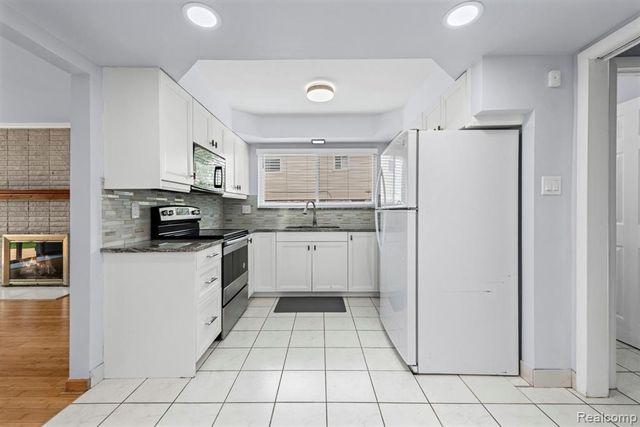 30371 Park Lane, Southfield, MI 48076