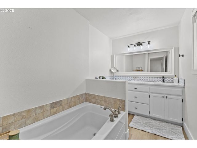 306 Sw 16TH Cir, Battle Ground, WA 98604