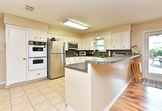 1901 Laurel Oaks Drive, Richmond, TX 77469