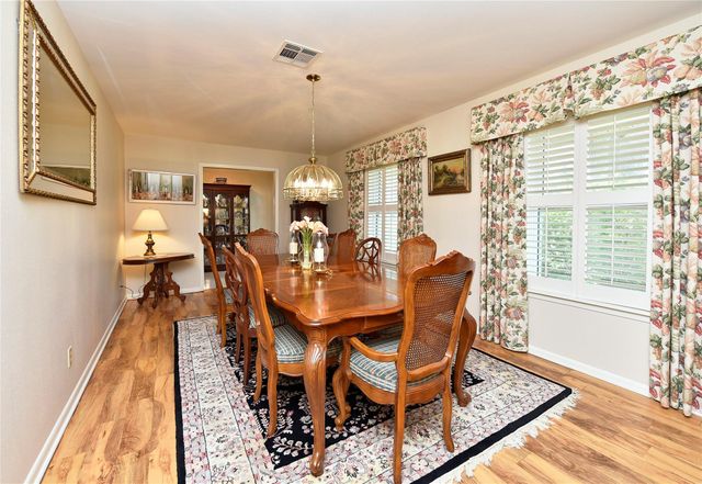 1901 Laurel Oaks Drive, Richmond, TX 77469