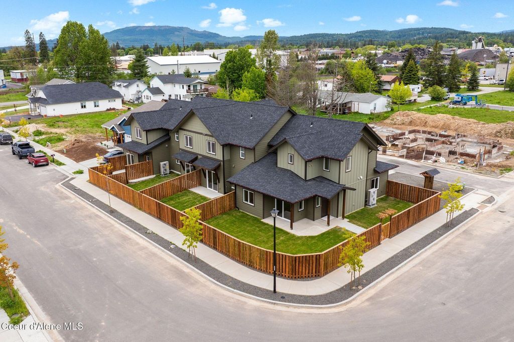 1670, 1674 1678, 1682 Onyx Ct, Sandpoint, ID 83864