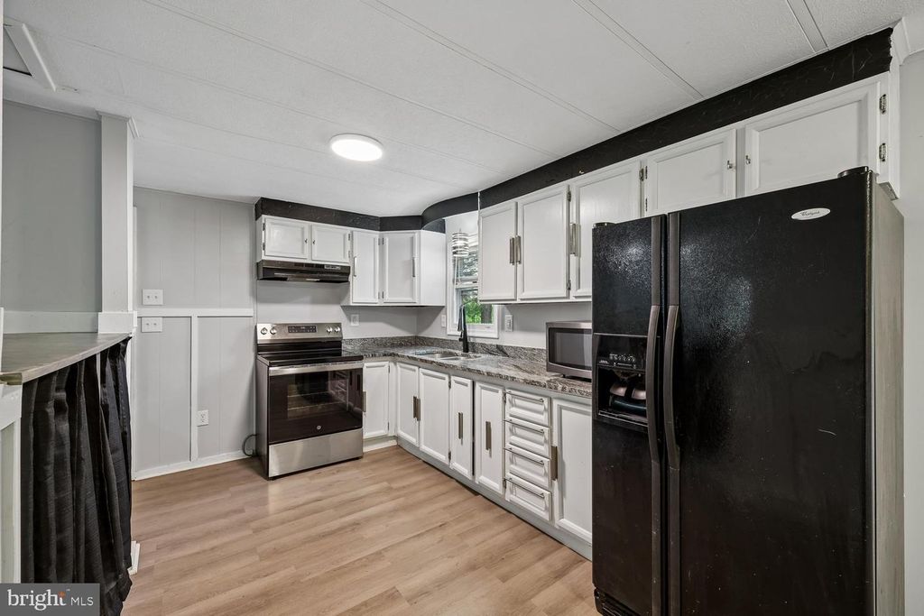 Image 12 of property listing at 21639 LEITER ST, Hagerstown, MD 21742