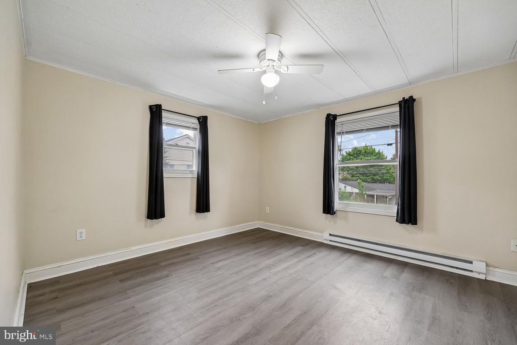 Image 18 of property listing at 21639 LEITER ST, Hagerstown, MD 21742