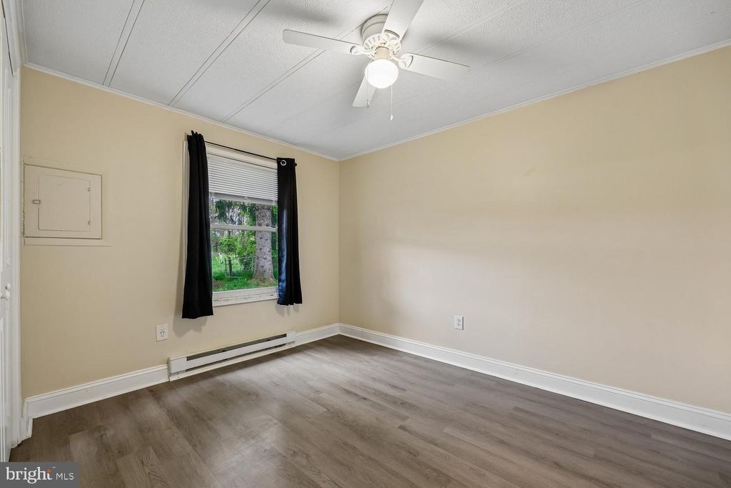 Image 22 of property listing at 21639 LEITER ST, Hagerstown, MD 21742