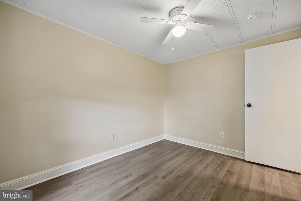 Image 25 of property listing at 21639 LEITER ST, Hagerstown, MD 21742