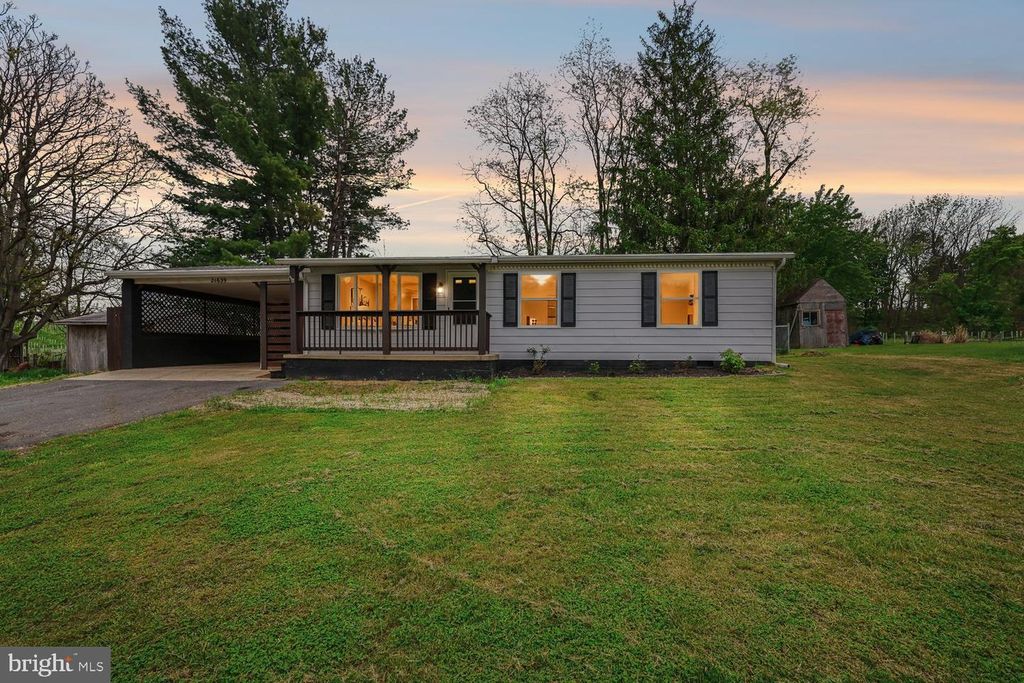Image 37 of property listing at 21639 LEITER ST, Hagerstown, MD 21742