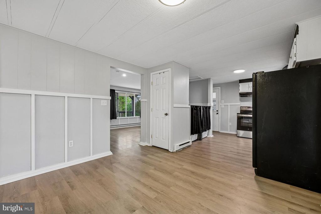 Image 4 of property listing at 21639 LEITER ST, Hagerstown, MD 21742