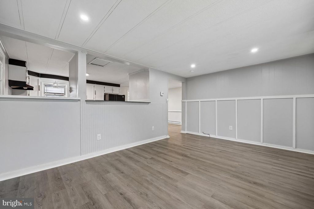 Image 8 of property listing at 21639 LEITER ST, Hagerstown, MD 21742