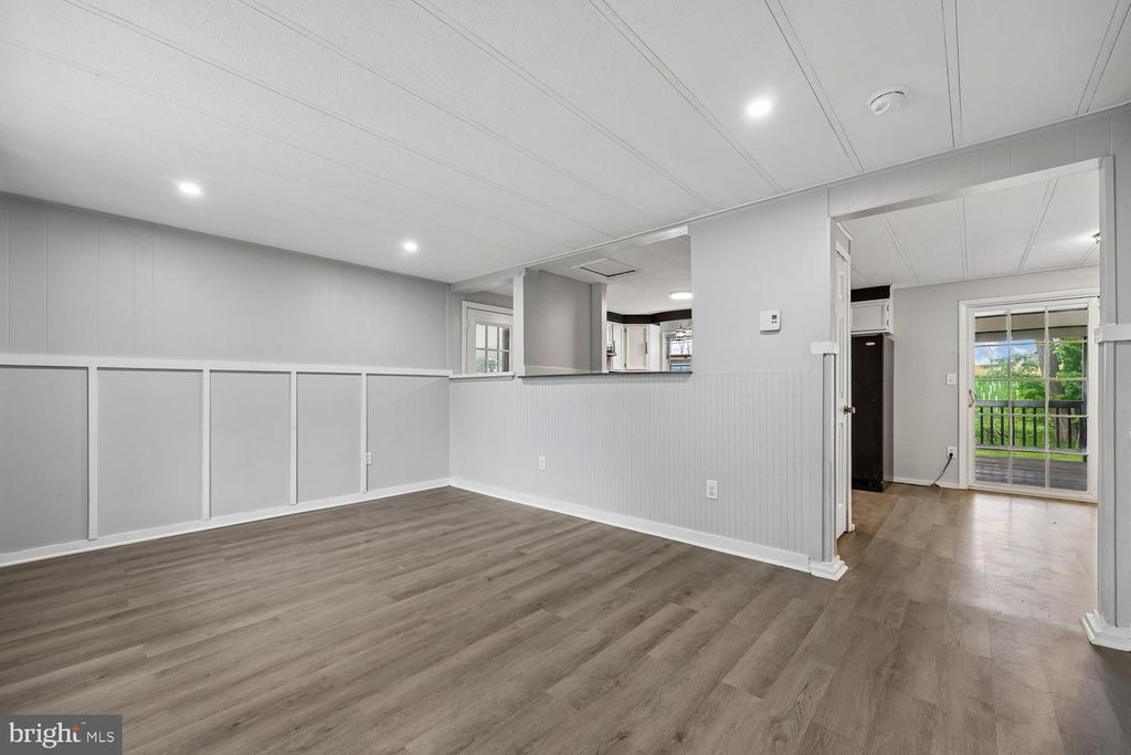 Image 9 of property listing at 21639 LEITER ST, Hagerstown, MD 21742