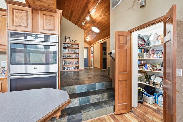 4730 W Griffin Creek Road, Medford, OR 97501