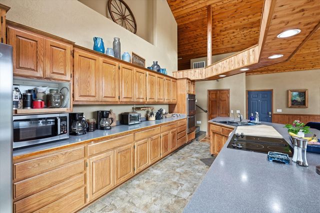 4730 W Griffin Creek Road, Medford, OR 97501