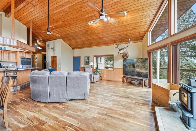 4730 W Griffin Creek Road, Medford, OR 97501