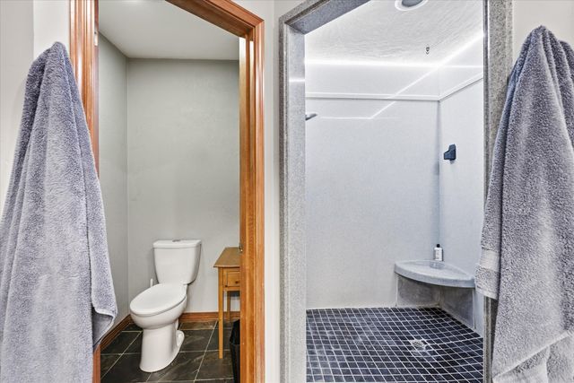 4730 W Griffin Creek Road, Medford, OR 97501