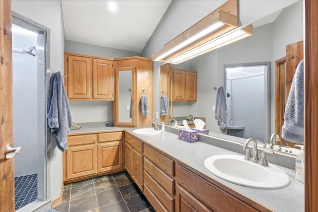 4730 W Griffin Creek Road, Medford, OR 97501