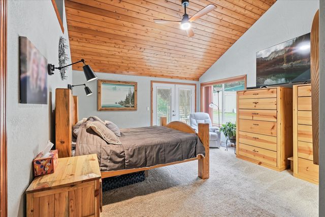 4730 W Griffin Creek Road, Medford, OR 97501