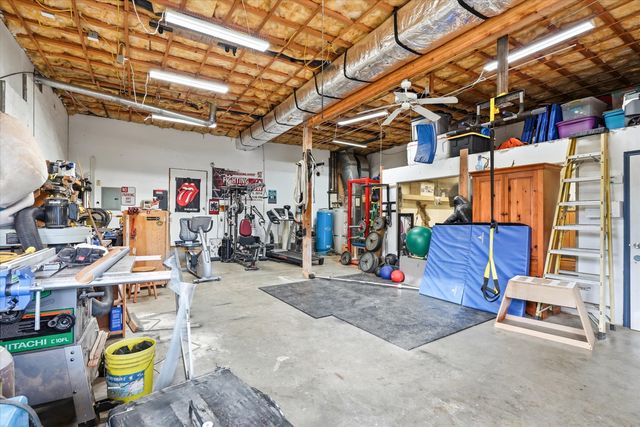 4730 W Griffin Creek Road, Medford, OR 97501